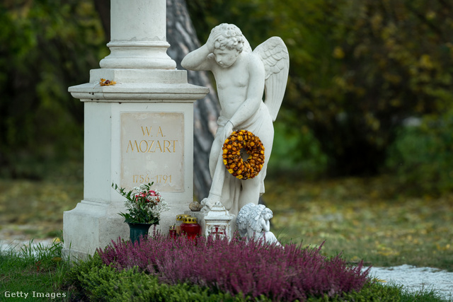 Mozart jelképes síremléke a St. Marx-temetőben